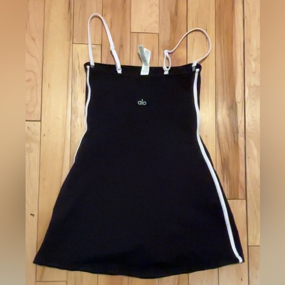 ***SOLD*** ALO AIRBRUSH STREAMLINED DRESS - Picture 2 of 10